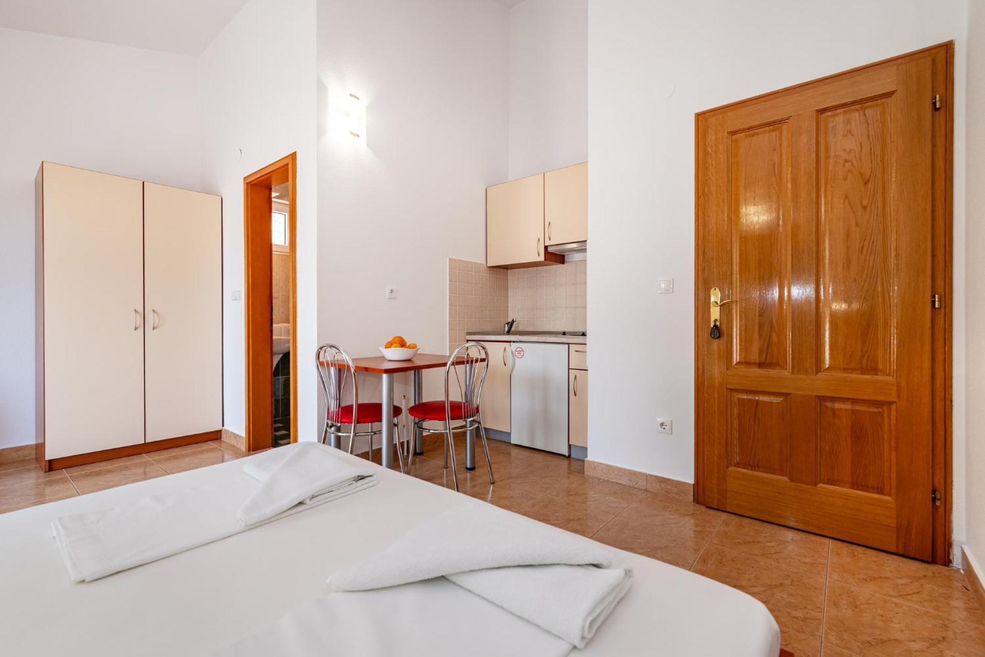 Apartments Prkacin 2 Starigrad Paklenica Exteriör bild